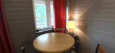 Chambre cuisine SDB dans charmante propriétée