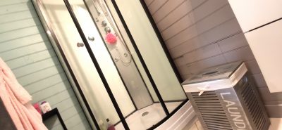 Chambre cuisine sdb dans charmante proprietee – Image 9