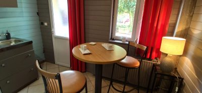 Chambre cuisine sdb dans charmante proprietee – Image 7