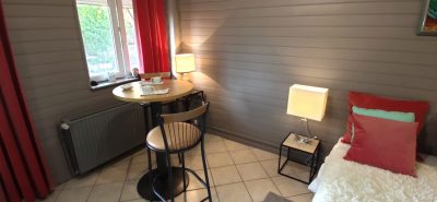 Chambre cuisine sdb dans charmante proprietee – Image 6